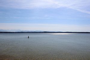 Blick auf den Starnberger See. (Archivbild) - Foto: Karl-Josef Hildenbrand/dpa