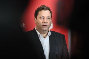 Klingbeil reist zu einem Finanzminister-Treffen. (Archivbild) - Foto: Britta Pedersen/dpa