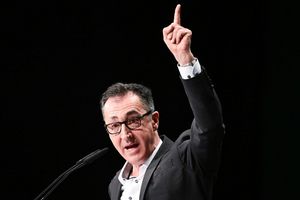 Der baden-württembergische Spitzenkandidat Cem Özdemir reagierte verschnupft. - Foto: Bernd Weißbrod/dpa