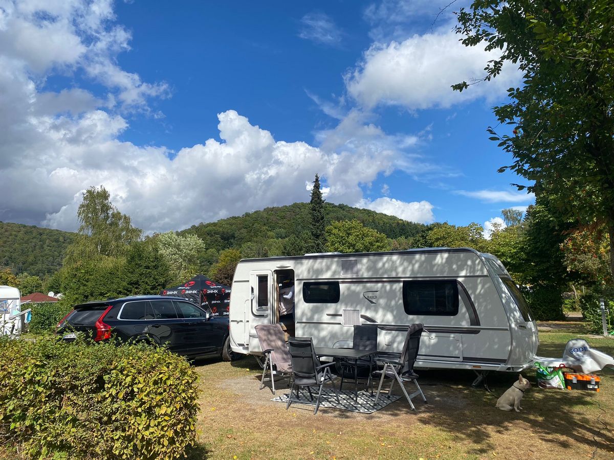Ob im Wohnwagen oder im Zelt: Camping macht Spaß. Fotos: Schapke
