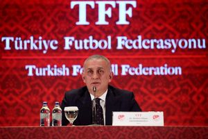 Hat Grund zur Sorge: Ibrahim Haciosmanoglu, Präsident des türkischen Fußballverbands. - Foto: Samet Yalcin/DIA Photo/AP/dpa