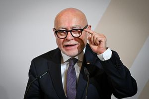 Der frühere Richter des Bundesverfassungsgerichts, Udo Di Fabio, ist derzeit noch zurückhaltend mit Blick auf ein mögliches AfD-Verbotsverfahren. (Archivfoto) - Foto: Soeren Stache/dpa