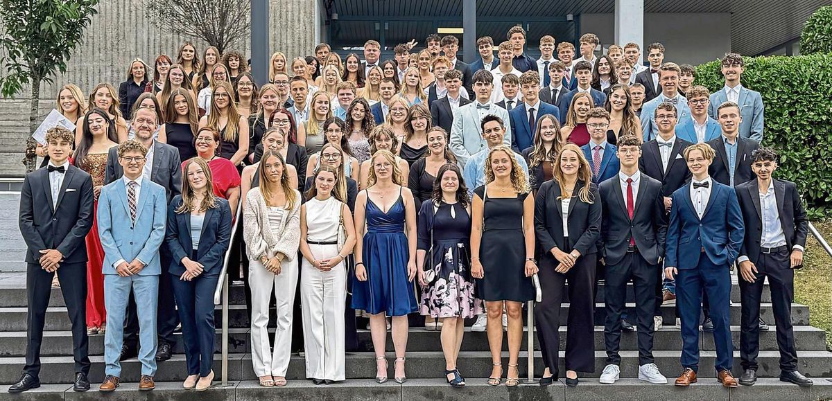 86 Absolventinnen und Absolventen des Gymnasiums Antonianum haben bei der Abschlussfeier ihre Zeugnisse entgegengenommen. Foto: N. Wissing