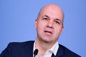 DIW-Chef Fratzscher sieht in der Debatte um Feiertage, die nachgeholt werden, wenig Sinn. - Foto: Annette Riedl/dpa