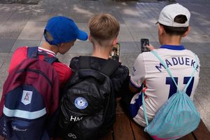 Australische Kinder dürfen nun keine eigenen Social-Media-Konten mehr haben. - Foto: Rick Rycroft/AP/dpa