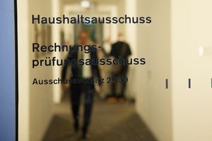 Im Bundestag legen die Fraktionen letzte Hand an den Etat für 2026. (Archivbild) - Foto: Jörg Carstensen/dpa