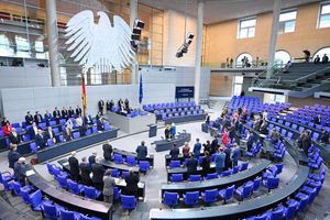 Im Plenum des Bundestags entscheidet sich der Rentenstreit - und vielleicht auch die Zukunft der Koalition. (Archivbild) - Foto: Elisa Schu/dpa