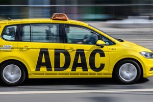 Elektroautos brauchten 2024 sehr viel seltener Hilfe von den Pannenhelfern des ADAC. (Archivbild) - Foto: Robert Michael/dpa