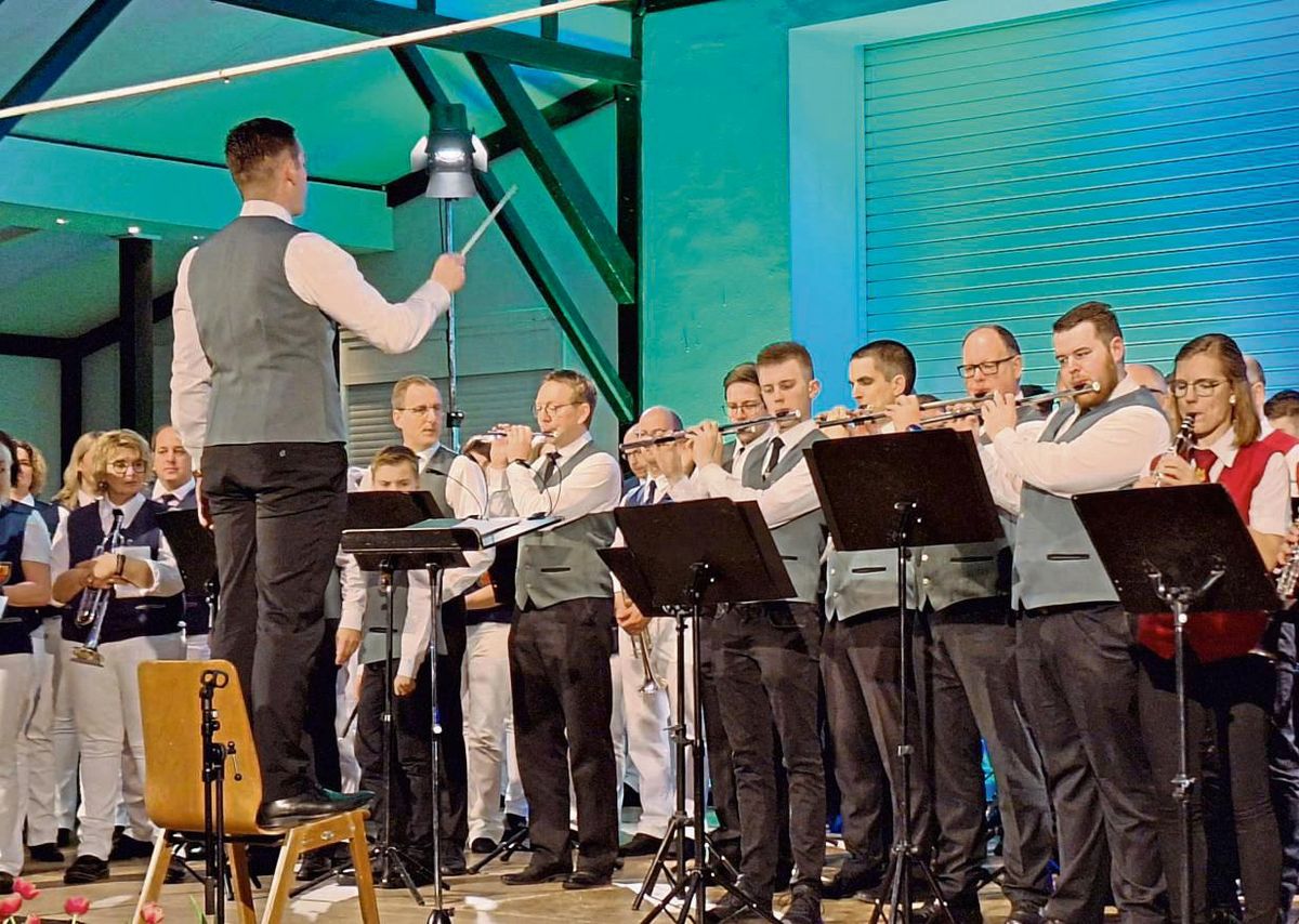 Gänsehaut pur gibt es beim gemeinsamen Finale der Vereine und einem großartigen „Highland-Cathedral“. Foto: Cordes