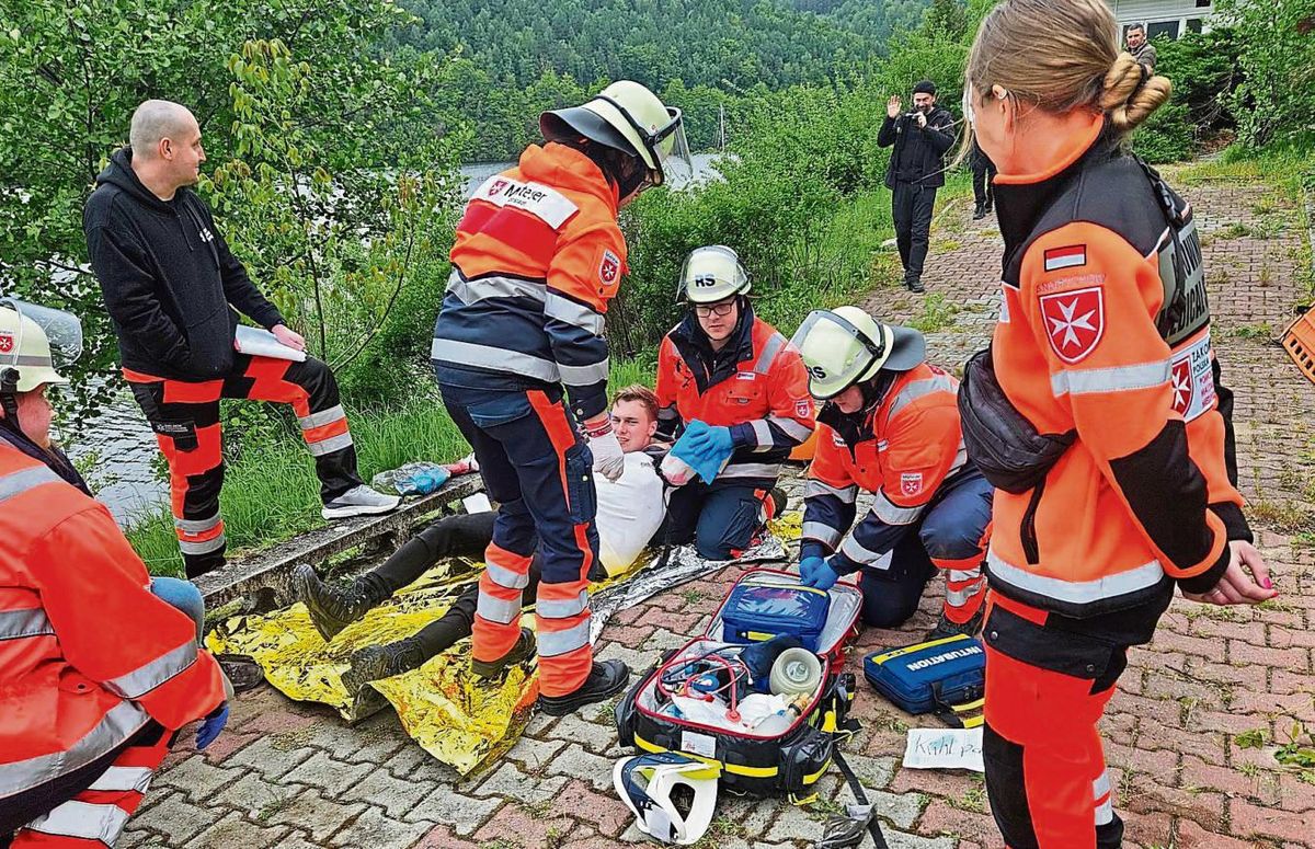 Wie reagiert man bei einer Amputationsverletzung? Das war eines der Szenarien, die die Malteser aus Lippstadt beim „Rescue Maneuver“ in Polen geübt haben.