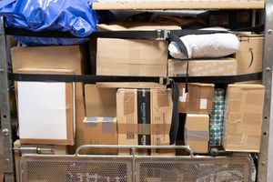 Auch das hohe Retourenaufkommen trägt dazu bei, dass die Paketmenge in Deutschland zuletzt gestiegen ist. - Foto: Sebastian Kahnert/dpa