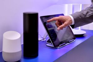 Daten, die etwa Geräte für das «smart Home» sammeln, sollen Nutzerinnen und Nutzern ab Freitag leichter zugänglich gemacht werden. (Symbolbild) - Foto: Britta Pedersen/zb/dpa