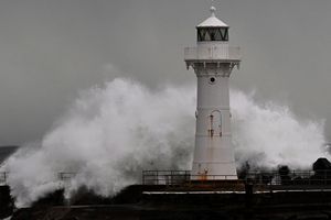 Der «Bomben-Zyklon» hat an der Ostküste Australiens Chaos ausgelöst. - Foto: Dean Lewins/AAP/dpa