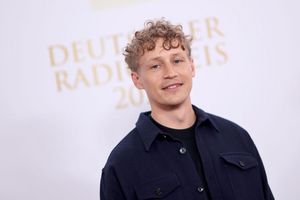 Tim Bendzko singt über den Mut, sich zu verändern. (Archivbild) - Foto: Christian Charisius/dpa