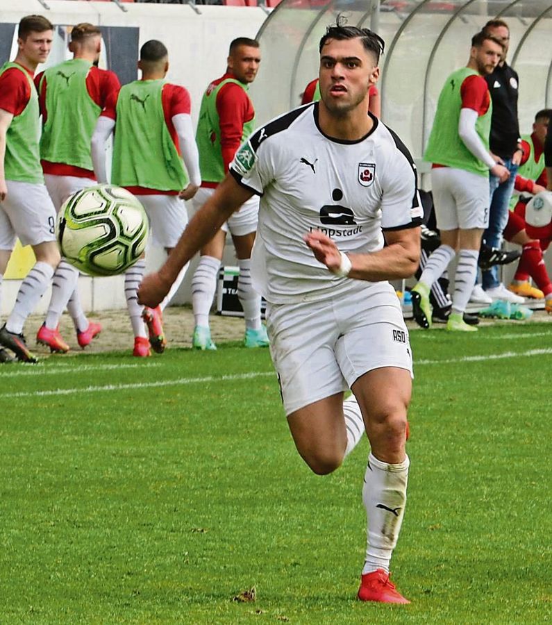 Cinar Sansar wurde unter der Woche verpflichtet. „Er gibt uns Stabilität in allen Bereichen“, sagt SV-Trainer Felix Bechtold über den Rückkehrer. Noch aber ist offen, ob es für den 30-Jährigen direkt für die Startelf reicht. Archivfoto: Frank Lütkehaus