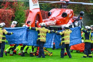 Mit einem Rettungshubschrauber war Iris Stalzer in ein Krankenhaus geflogen worden. (Archivbild) - Foto: Alex Talash/dpa