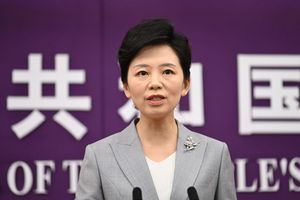 Die Sprecherin von Chinas Handelsministerium äußerte sich zum Handelsstreit. - Foto: Johannes Neudecker/dpa