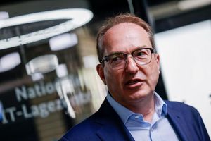 Das BSI soll laut Dobrindt mit mehr Geld ausgestattet werden, um die Cyber-Sicherheit zu stärken. - Foto: Thomas Banneyer/dpa