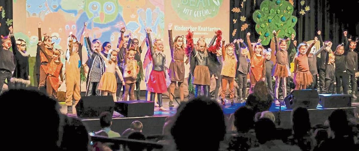 Der Erwitter Kinderchor „Knatterton“ bringt den Wald zum Klingen. Foto: Sandra Stenger