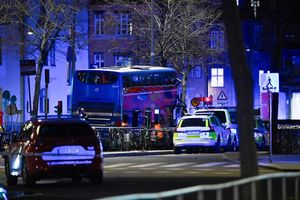 In der schwedischen Hauptstadt Stockholm hat es einen schweren Busunfall gegeben. - Foto: Henrik Montgomery/TT News Agency via AP/dpa