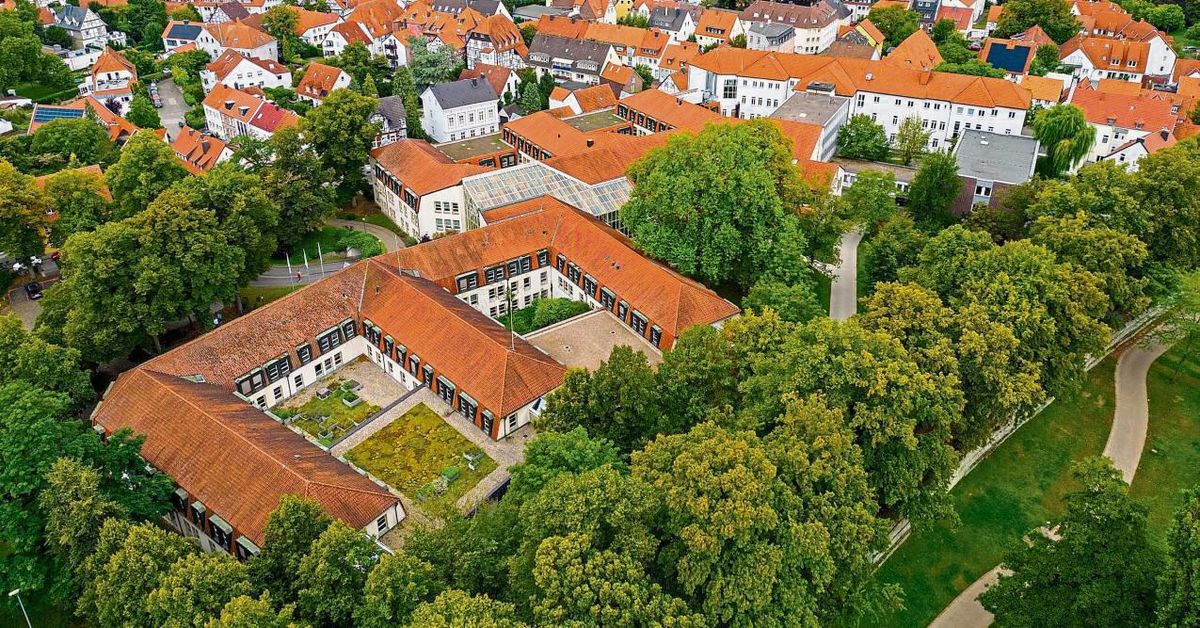 Wer zieht als neuer Landrat ins Kreishaus? Am Sonntag entscheiden die Bürger in einer Stichwahl. Foto: Peter Dahm