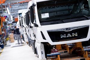 Der Bus- und Nutzfahrzeughersteller MAN spart in München, Salzgitter und Nürnberg (Archivbild) - Foto: Sven Hoppe/dpa