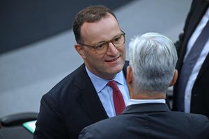 Unionsfraktionschef Spahn hat eine Debatte über die Vermögensverteilung angestoßen. - Foto: Helena Dolderer/dpa