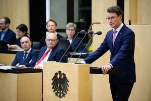 NRW-Ministerpräsident Wüst mahnte: Länder und Kommunen müssten sich die Entlastungen auch leisten können. - Foto: Bernd von Jutrczenka/dpa