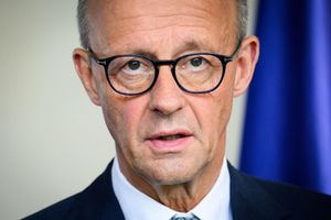 Merz und Söder hätten einen Koalitionsvertrag mit Steuererhöhungen nicht unterschrieben, sagt der Kanzler. (Archivbild) - Foto: Bernd von Jutrczenka/dpa