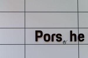 Porsche hat 2025 ein Zehntel weniger Auto verkauft. (Archivbild) - Foto: Rolf Vennenbernd/dpa