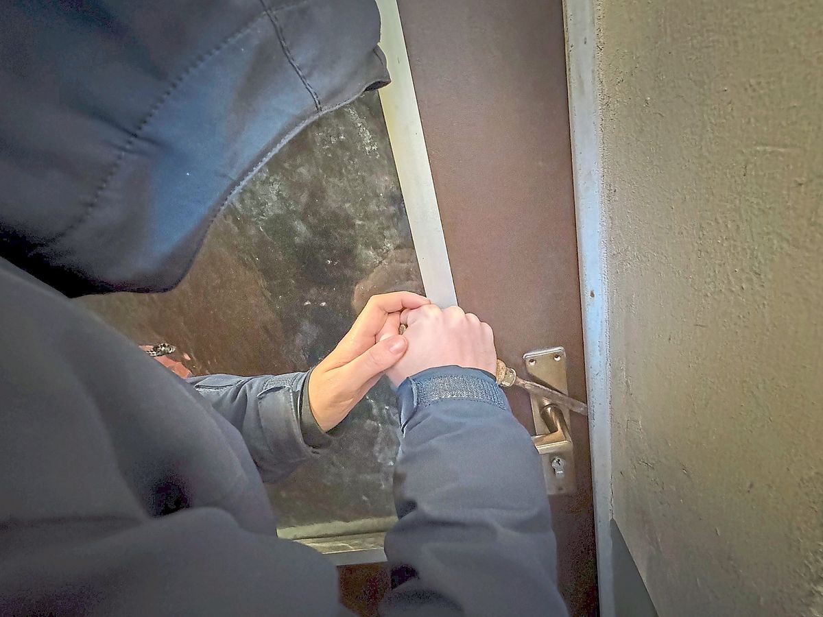 Eine Terrassentür hebelten die Einbrecher auf, um dann Weihnachtsgeschenke zu klauen. Symbolfoto: Nina Wissing