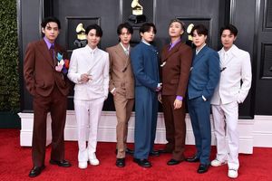 Ein Foto vor ihrer mehrjährigen Pause: BTS bei den Grammy Awards 2022. (Archivbild) - Foto: Jordan Strauss/Invision/AP/dpa