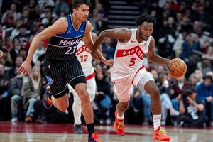 Tristan da Silva (links) verlor mit Orlando gegen Toronto trotz 21-Punkte-Führung. - Foto: Frank Gunn/The Canadian Press/AP/dpa