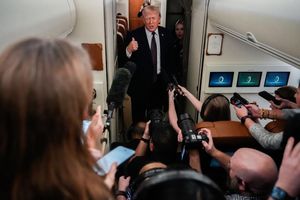 US-Präsident Trump übt Druck auf den Iran aus. - Foto: Julia Demaree Nikhinson/AP/dpa