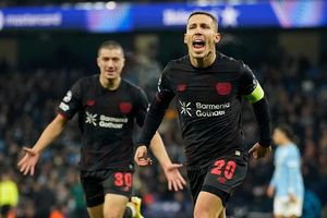 Leverkusens Alejeandro Grimaldo jubelt nach seinem Treffer zum 1:0. - Foto: Dave Thompson/AP/dpa