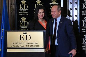 Katherina Reiche (CDU), Bundesministerin für Wirtschaft und Energie, trifft Nir Barkat, Minister für Wirtschaft und Industrie. - Foto: Elisa Schu/dpa