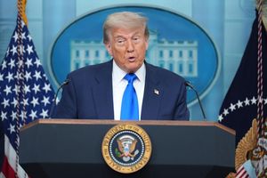 Trump feiert die Gerichtsentscheidung als «monumentalen Sieg». - Foto: Jacquelyn Martin/AP/dpa