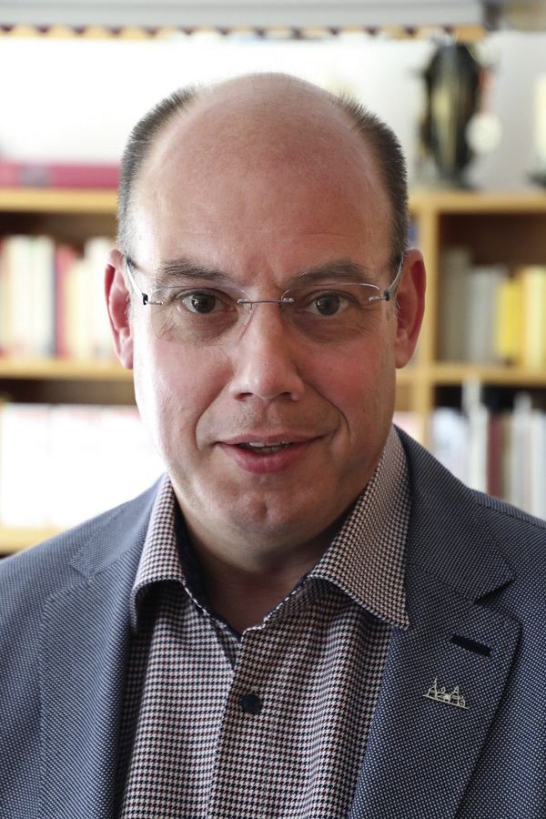 Bürgermeister von Rüthen: Peter Weiken.