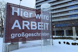 Im Dezember steigt die Arbeitslosigkeit: Betriebe stellen vor dem Jahresende weniger ein und in der kalten Jahreszeit gibt es weniger Außenjobs. - Foto: Irena Güttel/dpa