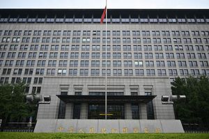China verlängert Untersuchung gegen Milchprodukte aus der EU. (Archivbild). - Foto: Johannes Neudecker/dpa