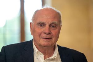 Uli Hoeneß meint, dass es mit Max Eberl nichts auszusprechen gebe. - Foto: Peter Kneffel/dpa