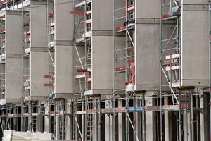 Wer in München eine Eigentumswohnung kaufen will, blutet finanziell auch als Besserverdiener. Im deutschlandweiten Schnitt jedoch ist der Kauf einer Wohnung laut Interhyp bezahlbarer geworden. (Symbolbild) - Foto: Sven Hoppe/dpa