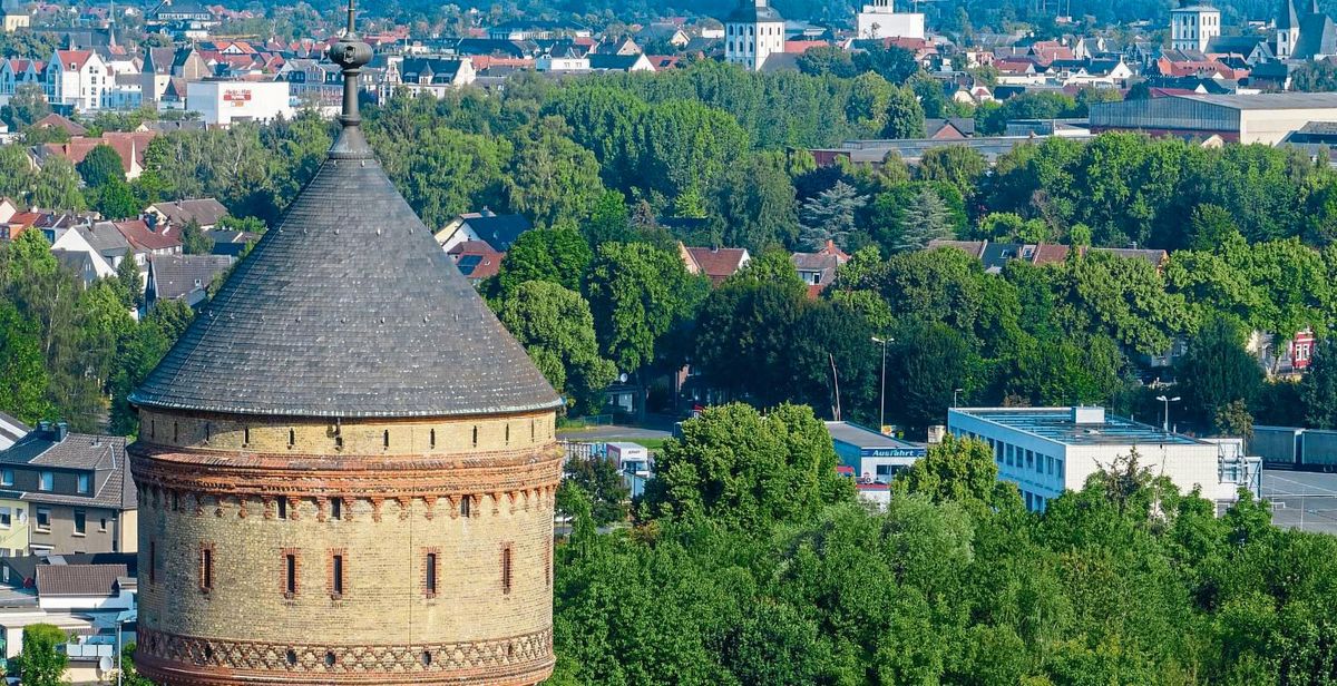 Lippstadt ist grün, wenn auch nicht waldreich: 35 000 Bäume zählt der öffentliche Bestand. Damit der noch größer wird, regten BUND und Klimanetzwerk jetzt die Einführung eines „Online-Baummelders“ an. Foto: Eickhoff
