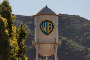 Um das Hollywood-Urgestein Warner Brothers ist eine Bieterschlacht entbrannt. (Archivbild) - Foto: Jae C. Hong/AP/dpa