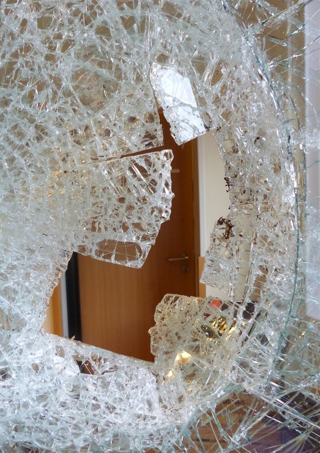 Die Täter verschafften sich mit Gewalt Zutritt zum Wohnhaus im Erwitter Osten. Symbolfoto: Polizei