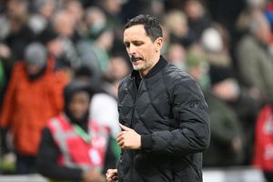 Muss er bald gehen? Eintracht Frankfurts Cheftrainer Dino Toppmöller. - Foto: --/dpa