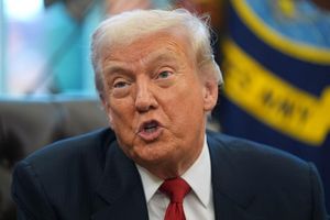 Trump will Südafrika nicht zum nächsten G20-Gipfel einladen, der 2026 in Miami stattfinden soll. (Archivbild) - Foto: Evan Vucci/AP/dpa