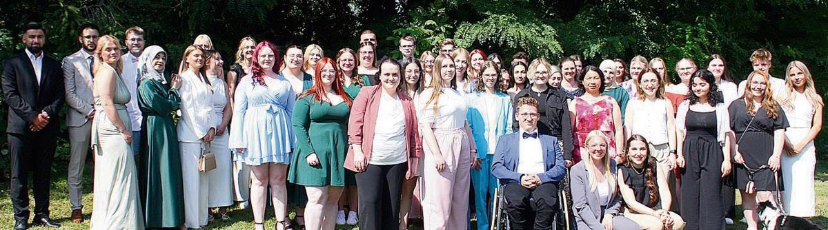 Das Berufskolleg Marienschule verabschiedete 19 Kinderpfleger und 34 Erzieher.