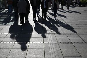 Generell stellen die Wissenschaftler «Gewöhnungseffekte und Normalisierung» bei rechtsextremen Einstellungen fest. (Symbolbild) - Foto: Bernd Weißbrod/dpa