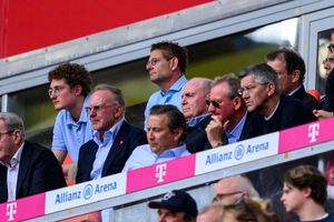 In der Bundesliga sind die meisten Spitzenjobs an Männer vergeben. - Foto: Tom Weller/dpa